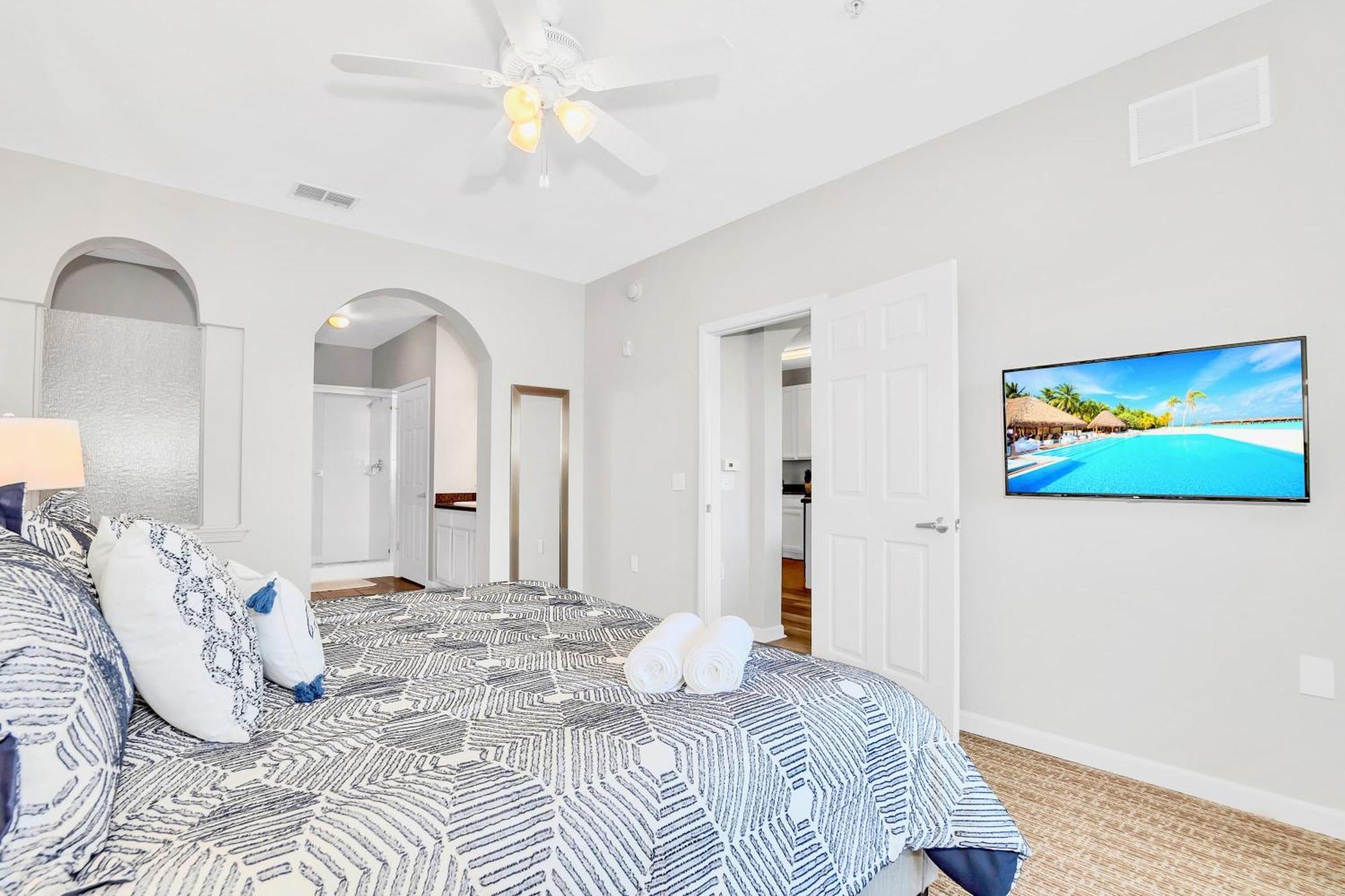 Pet-friendly 3br W Pool Hot Tub Ferienhaus Orlando